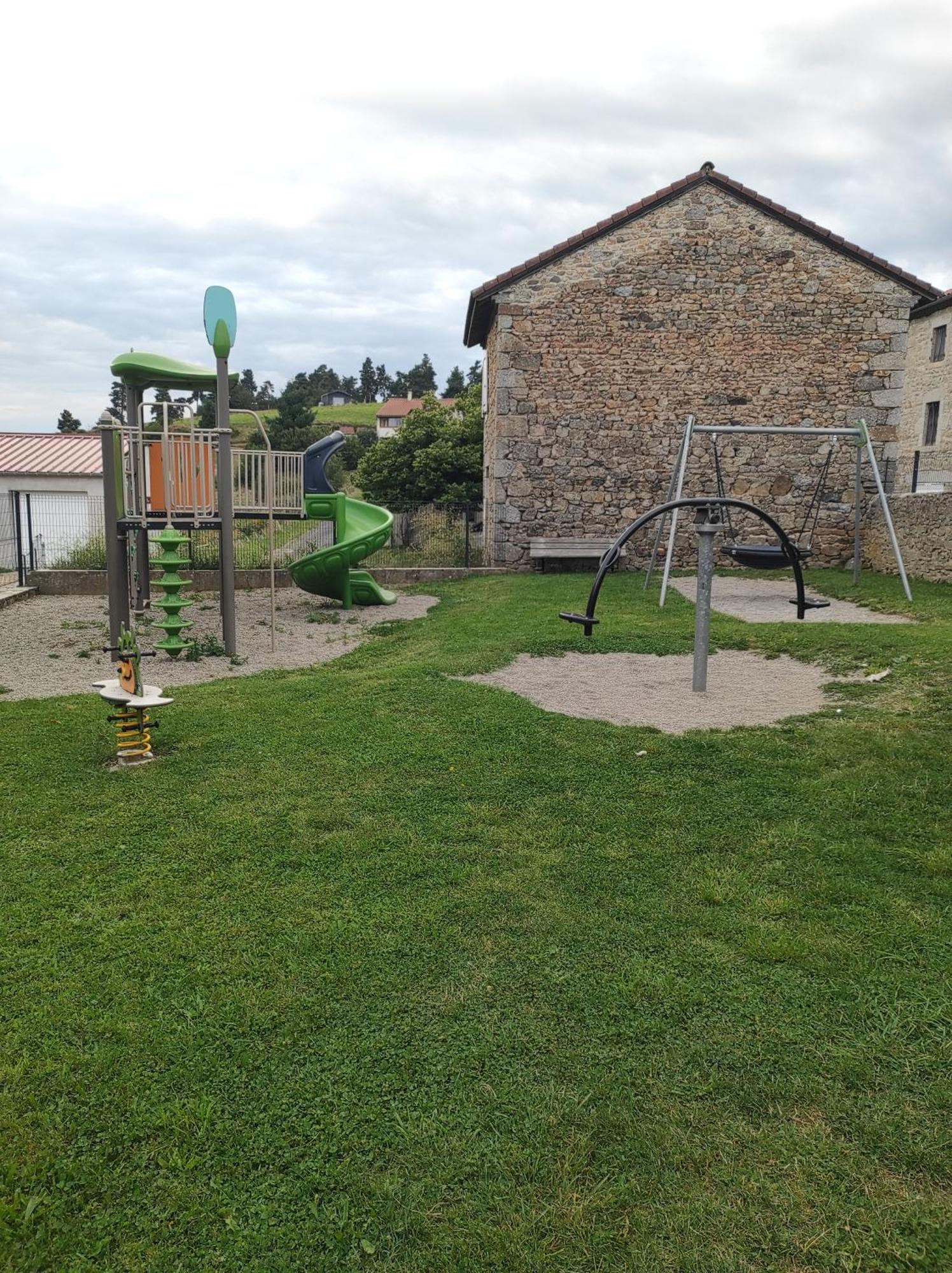 Appartement A La Campagne Venteuges Exterior foto